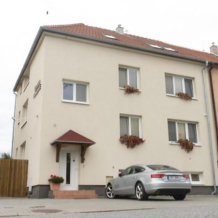 Penzion Hustopeče Extérieur photo